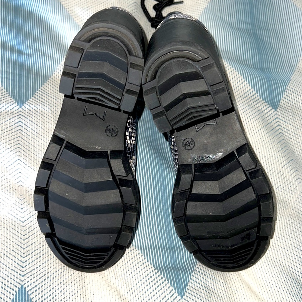 Marc Fisher Women’s Leather Python Print Mules Si… - image 4